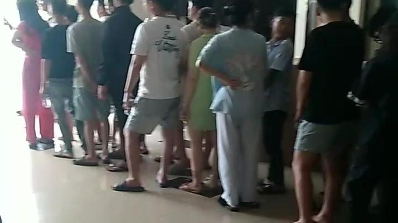 Sejumlah WNA terduga pelaku penipuan online (cyber crime) tengah diamankan petugas.
