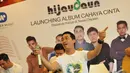 Dide Hijau Daun berharap lagu-lagu dalam album ketiga mereka bisa lebih dekat dengan masyarakat, Jakarta, Senin (22/12/2014). (Liputan6.com/Panji Diksana)
