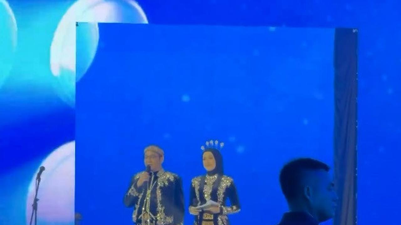 Keduanya Menjadi MC di Acara Tersebut