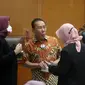 Terdakwa suap penghapusan nama terpidana perkara pengalihan hak tagih Bank Bali dari daftar red notice Polri Djoko Tjandra (kedua kiri) saat menjalani sidang di PN Jakarta Timur, Jumat (11/12/2020). Djoko menyampaikan nota pembelaan atau pleidoi atas tuntutan JPU. (merdeka.com/Imam Buhori)