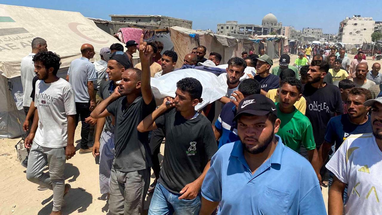 FOTO: Serangan Israel ke RS Nasser Tewaskan 5 Jurnalis, Total 245 Wartawan Gugur di Gaza