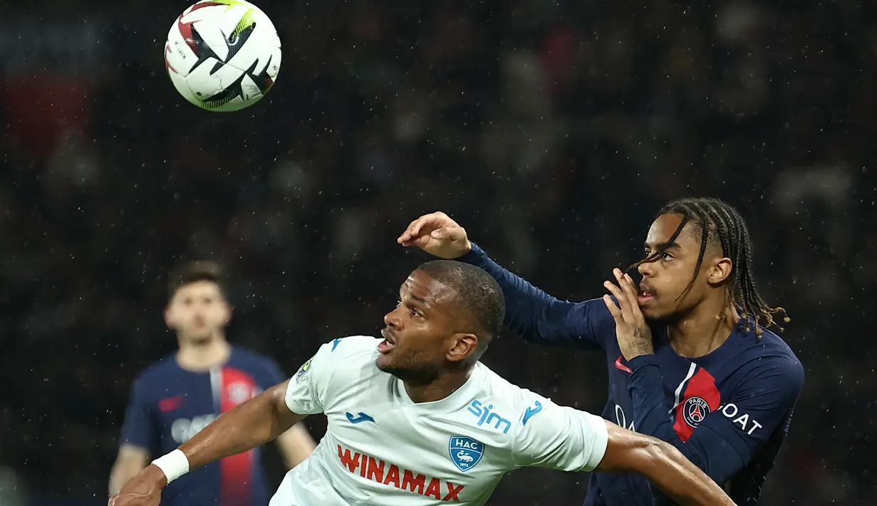 Gol PSG dicetak Bradley Barcola, Achraf Hakimi dan Gonzalo Ramos. (FRANCK FIFE / AFP)