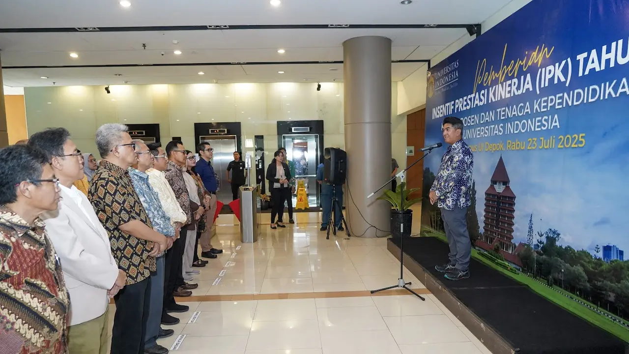 Rektor Universitas Indonesia (UI), Prof. Heri Hermansyah, saat penyerahan Insentif Prestasi Kinerja (IPK) dosen dan tenaga kependidikan (tendik) di Kampus UI Depok, Rabu (23/7) (Istimewa)