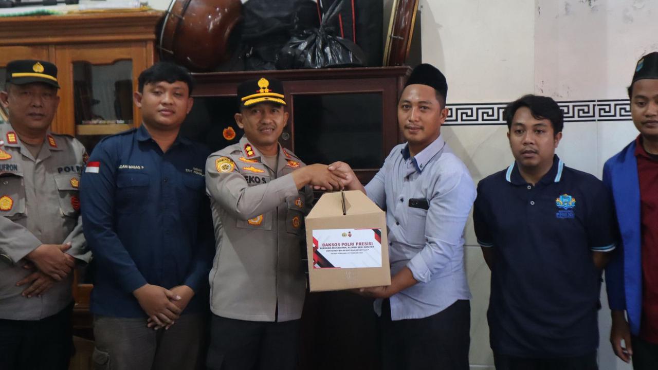 Bakti sosial jelang Ramadhan 2025, kolaborasi polisi dan mahasiswa di Pemalang. (Foto: Liputan6.com/Humas Polres Pemalang)