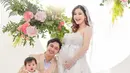 <p>Felicya Angelista mengenakan gaun putih ala bridal lengkap dengan veilnya. (Foto: Instagram/ fdphotography90)</p>