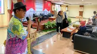 Duta Baca Gol A Gong saat workshop pembuatan Big Book bersama Duta Baca Indonesia melalui pemanfaatan kardus berkas yang diselenggarakan oleh Dinas Perpustakaan dan Kearsipan Provinsi Kalimantan. (Liputan6.com/ Ist)