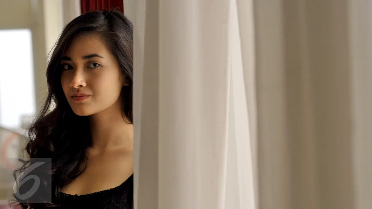 Nadya Arina 