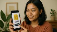 Ilustrasi seorang perempuan sedang aktivasi eSIM. (Foto: OpenAI)