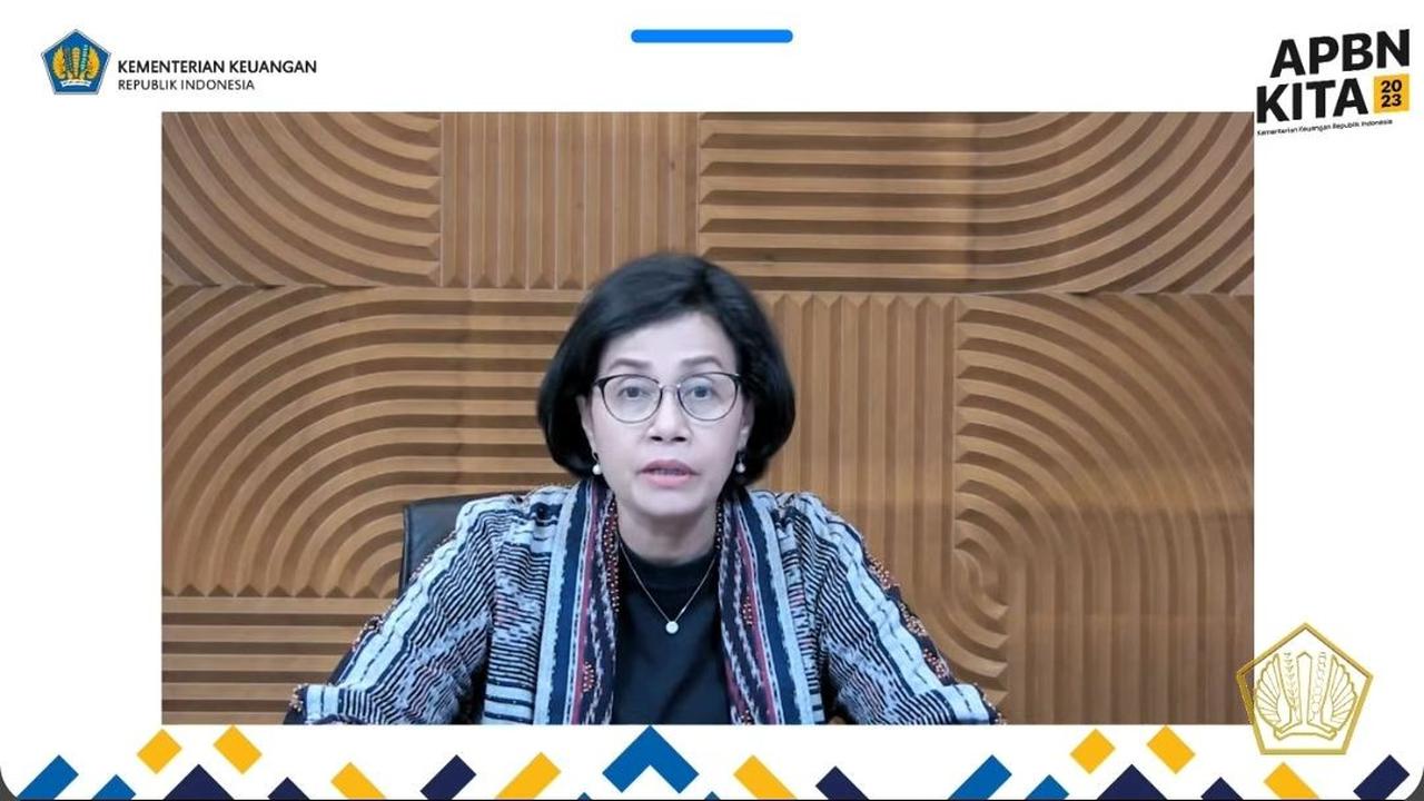 Menteri Keuangan Sri Mulyani Indrawati dalam Konferensi Pers APBN Kita, Selasa (3/1/2023). Sri Mulyani menjelaskan penyebab pelambatan ekonomi global.