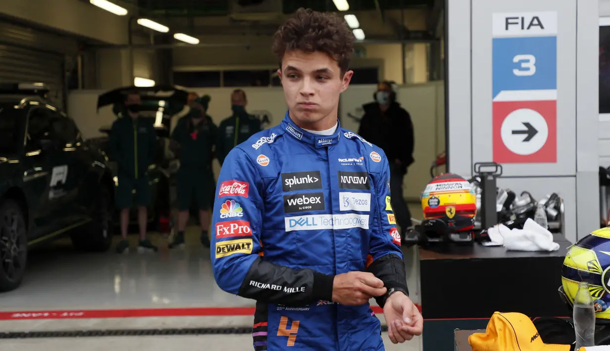 Musim ini merupakan penampilan terbaik Lando Norris selama di F1. Meski turun peringkat lima, Norris hanya terpaut satu poin dari Perez yaitu 149. Masih terbuka kemungkinan jika dirinya akan naik ke peringkat empat bahkan tiga menggeser Bottas di sisa 5 race terakhir tahun ini. (AFP/Yuri Kochetkov)