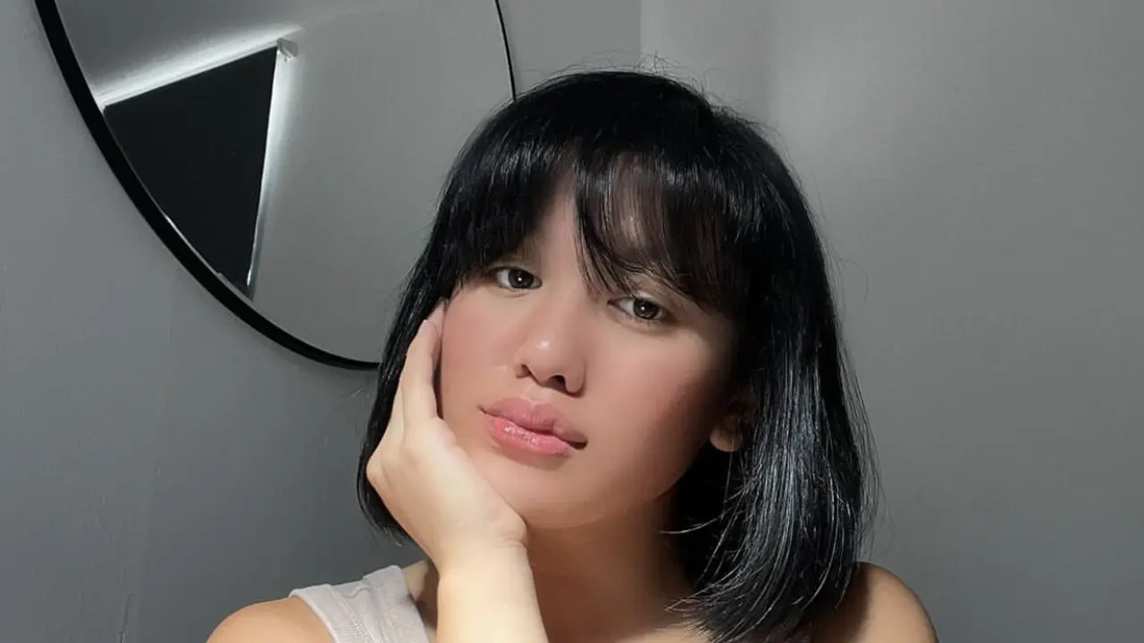 Potret diri Lolly, sumber Instagram: @1a.uraa