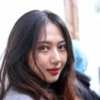 Tidak hanya sampai disitu, bahkan adiknya sempat malu karena ada Brajamusti di belakang namanya. Bahkan, hingga menghapus nama belakangnya. (Nurwahyunan/Bintang.com)