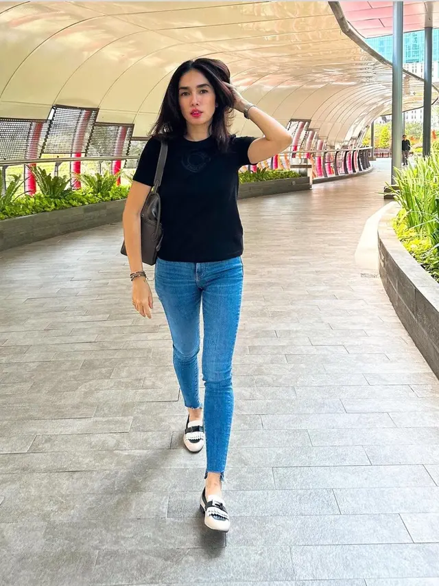 Aktris Usia 40-an Berdarah Indonesia Awet Muda