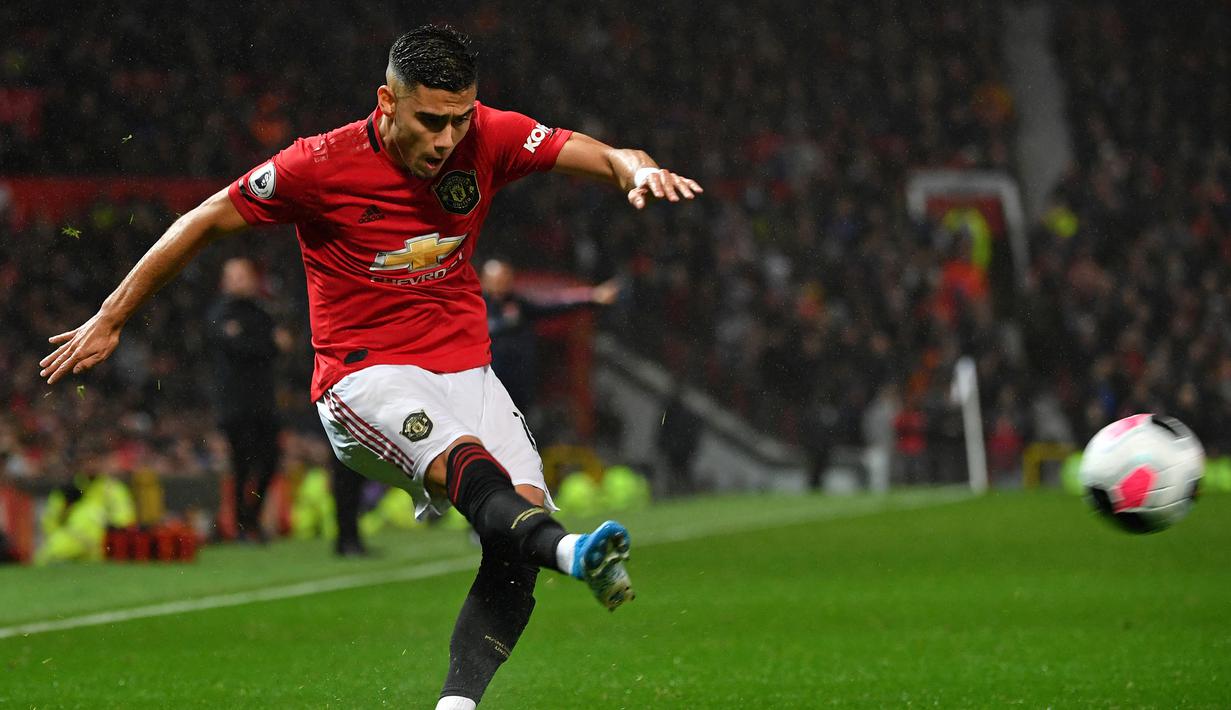 Andreas Pereira. Gelandang serang berusia 27 tahun yang sejak awal musim 2022/2023 memperkuat Fulham ini tercatat pernah menjadi bagian Manchester United selama 7 musim mulai awal musim 2015/2016 hingga akhir musim 2021/2022 meski lebih serinbg dipinjamkan ke beberapa klub. Selama berseragam MU ia mencatatkan total 75 penampilan di semua ajang dengan torehan 4 gol dan 5 assist. (AFP/Paul Ellis)