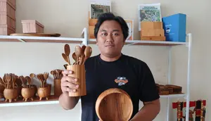 Berawal dari Kerajinan Alat Makan Kayu, Rakau Ina Ajak Masyarakat Menanam Harapan untuk Alam