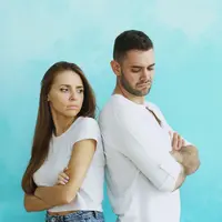 Gaya bertengkar setiap zodiak juga dapat terlihat dari cara mereka menyampaikan emosi (Sumber: Pexels.com)