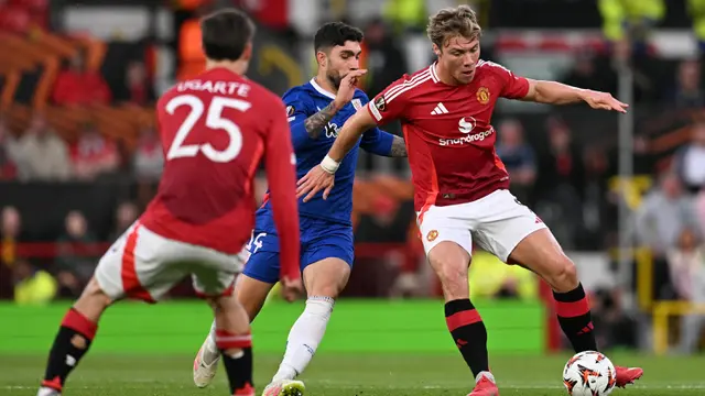 Manchester United Tantang Tottenham Hotspur