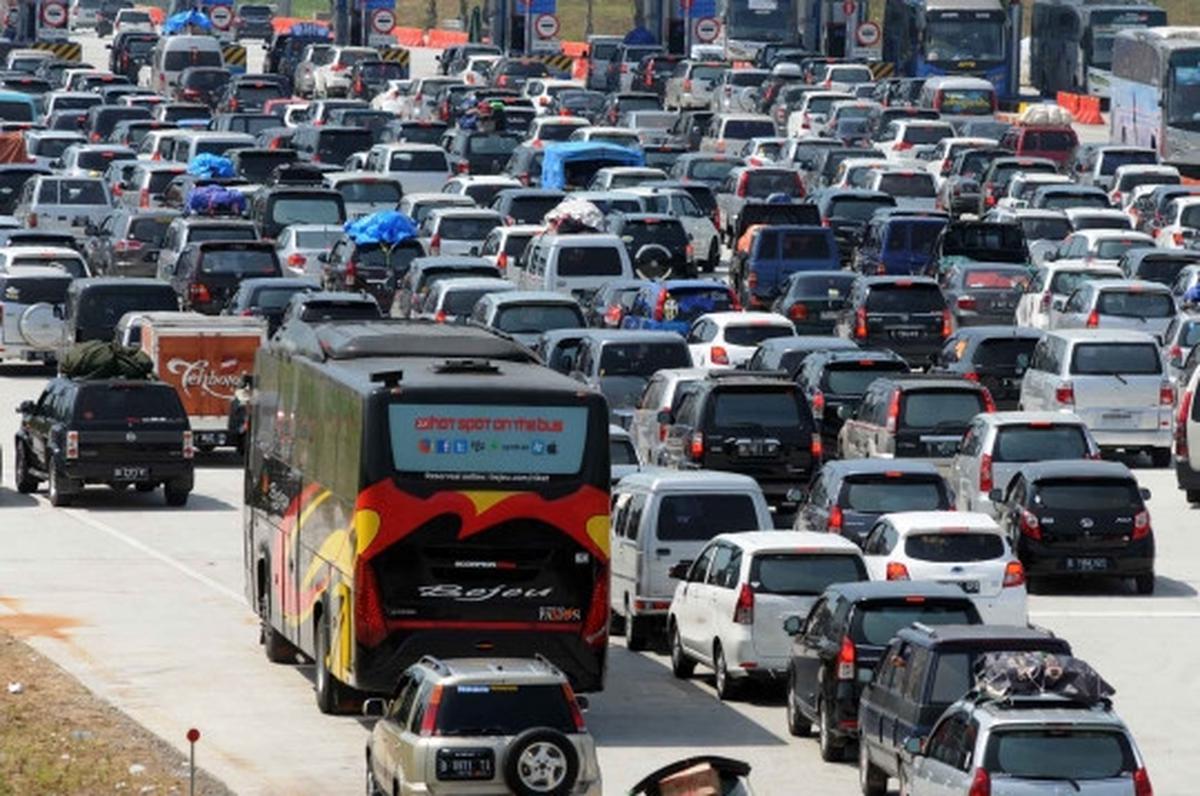 Puncak arus mudik, antrean keluar Tol Palimanan hingga 20 Km
