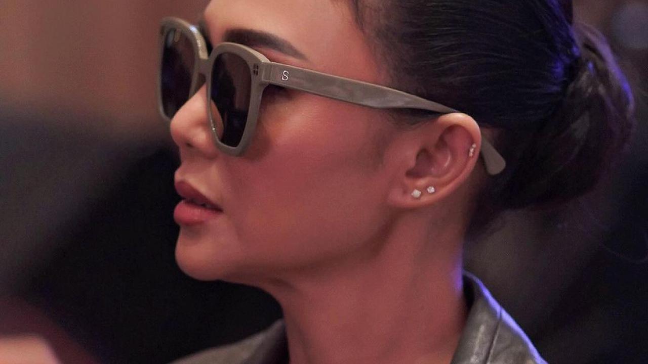 7 Potret Terbaru Yuni Shara Tampil Stunning dengan Jaket Kulit