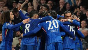 Pemain Chelsea merayakan gol ke gawang Pafos dalam laga matchday ketujuh Liga Champions 2025/2026 di Stamford Bridge, London, Kamis (22/1/2026) dini hari WIB. (AP Photo/Kin Cheung)