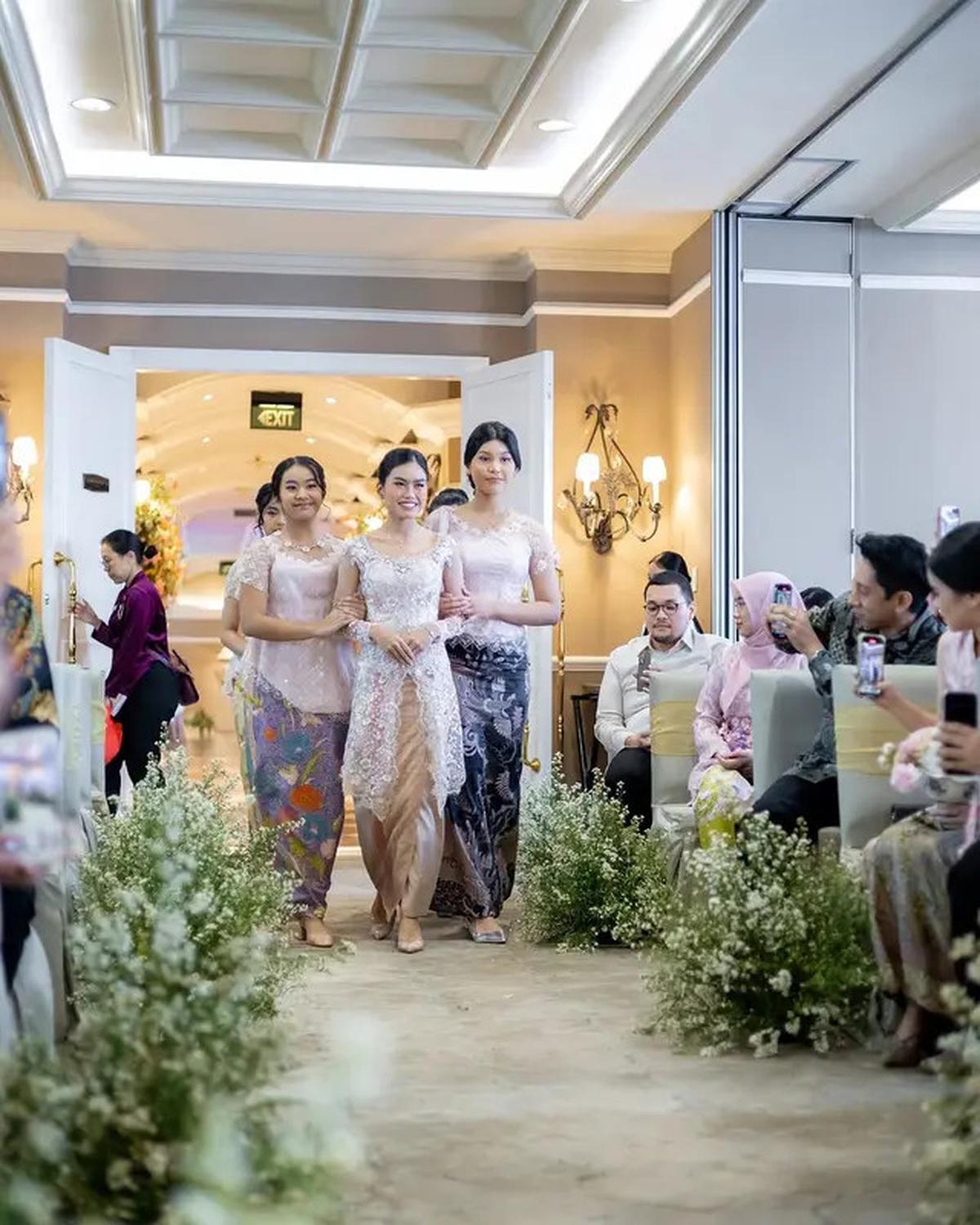 6 Potret Acara Lamaran Namira Adjani Anak Alya Rohali, Ayah Kandungnya Turut Hadir