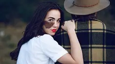 Kekurangan bisa menjadi menyedihkan jika seseorang tidak dapat menerima, tapi bisa menjadi anugerah jika dapat melihat kekurangan tersebut dari sisi lain.