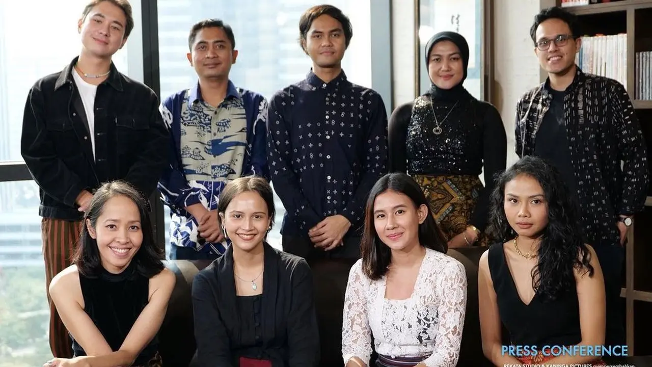 6 Potret Shenina Cinnamon di Konferensi Pers Penyalin Cahaya, Jadi Peran Utama