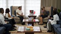 Kepala Staf Kepresidenan Moeldoko saat bertemu dengan Duta Besar Australia untuk Indonesia Penny Williams di Gedung Bina Graha, Jakarta, Kamis (13/1/2022). (Ist)