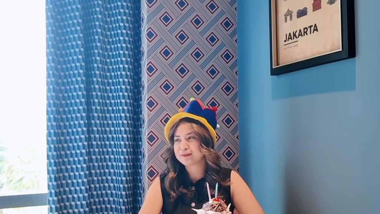 5 Potret Perayaan Ulang Tahun Ke-34 Putri Titian dengan Keluarga, Sederhana namun Penuh Makna