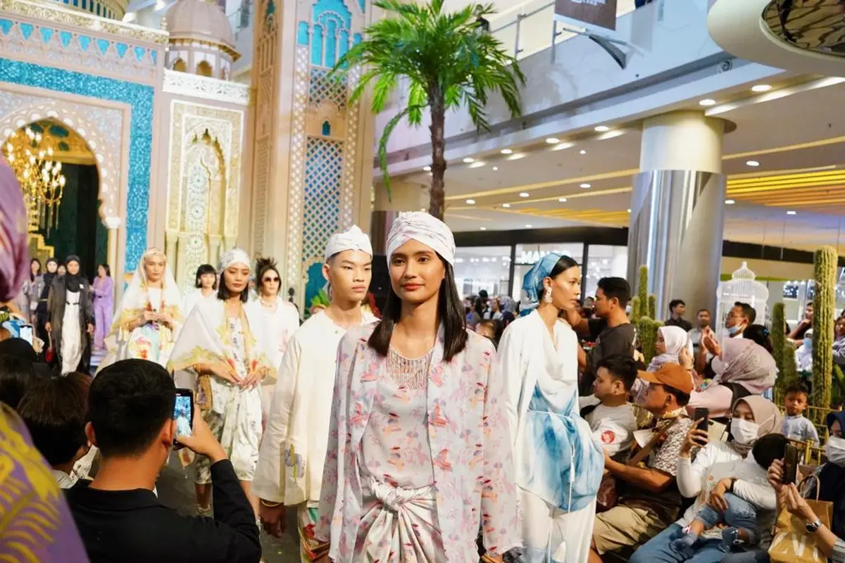 Raya Fashion Parade