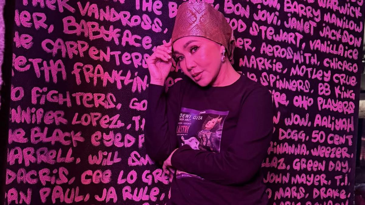 Dewi Gita Rekam Lagu Soundtrack Film Lastri Arwah Kembang Desa, Ingat 26 Tahun Tak Rilis Album Solo