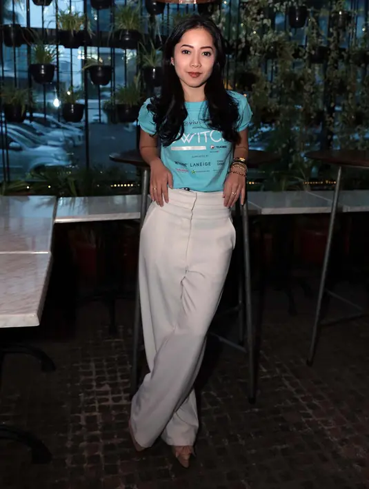 Pemeran Saras dalam film Salawaku itu memastikan jadwal padat itu hanya terjadi pada minggu pertama dan kedua puasa. Setelah itu hingga lebaran, ia akan meluangkan waktu akhir pekan bersama suami. (Deki Prayoga/Bintang.com)