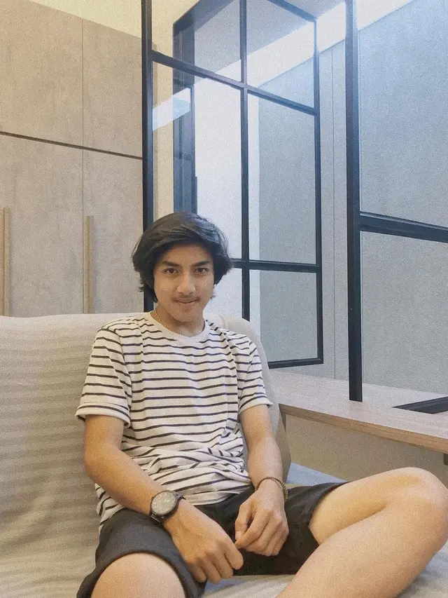 6 Potret Terbaru Daffa Rosyad, Mahasiswa Viral Ikut Demo Tolak Omnibus Law