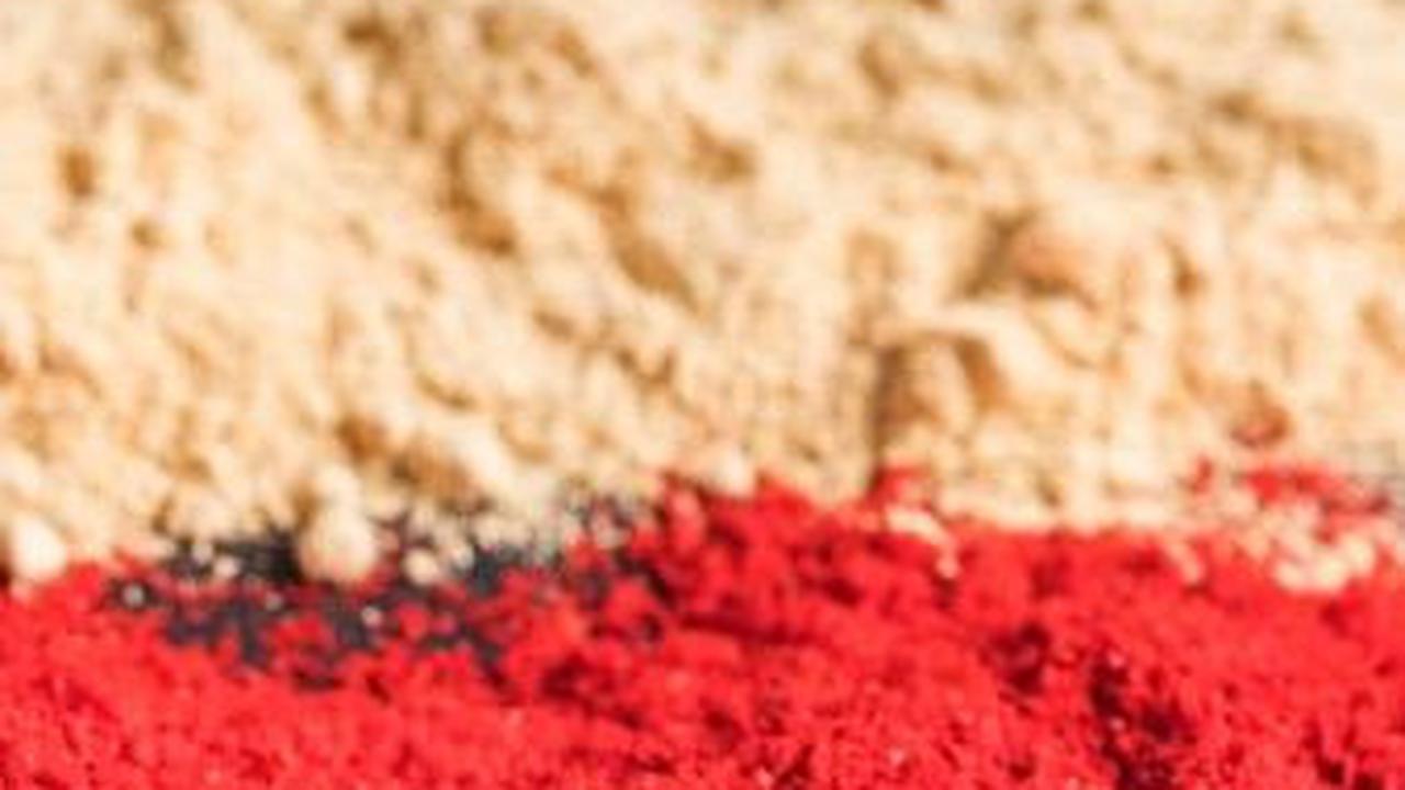 1. Auramin<br>Bubuk kuning cerah yang sering digunakan dalam tekstil, cat, dan kertas. Terkait dengan risiko kanker hati dan tumor kandung kemih.