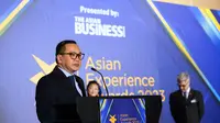 Senior Vice President Digital Strategy and Product PT Bank Syariah Indonesia Tbk Riko Wardana menerima penghargaan The Indonesia Customer Experience of The Year-Banking Award dalam ajang Asian Experience Awards 2023/Istimewa.