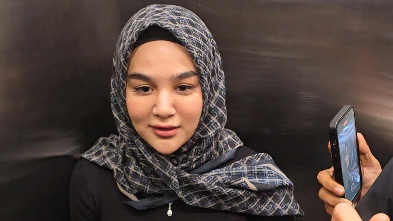 Artis Hana Hanifah Terima Ratusan Juta Hasil Korupsi DPRD Riau, Ini Sosok Pengirimnya