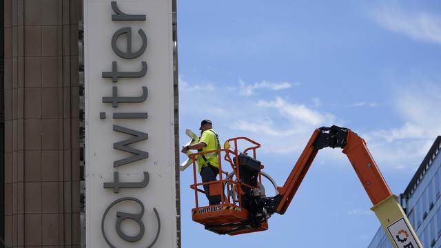 Tanda Twitter dihapus dari markas besar San Francisco