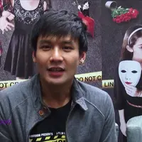 Fendy Chow sedang pusing memikirikan pernikahannya dengan gadis asal Korea, Piwoori Chang. Fendy mengaku dirinya harus menyelenggarakan pesta pernikahan di dua Negara dengan konsep yang berbeda.