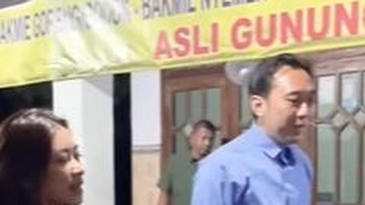 Politikus Anak Eks Jenderal Peraih Adhi Makayasa Bagikan Momen Akrab Bareng Sang Ayah, 'Tak Gengsi Makan di Pinggir Jalan