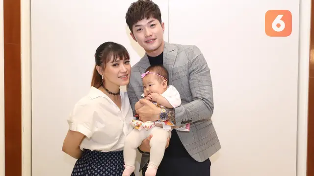 [Bintang] Lee Jeong Hoon dan Monique Octaviani alias Moa
