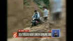 Longsor sepanjang 300 meter dan sedalam 80 sentimeter mengisolasi tiga dusun di Dusun Pasang Ridi, Tosemang, dan Galung, Sidrap, Sulawesi Selatan.