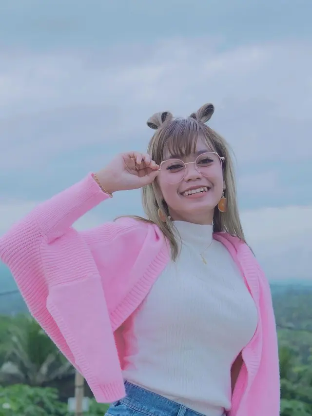 7 Pesona Esa Risty, Pedangdut Muda yang Trending di YouTube