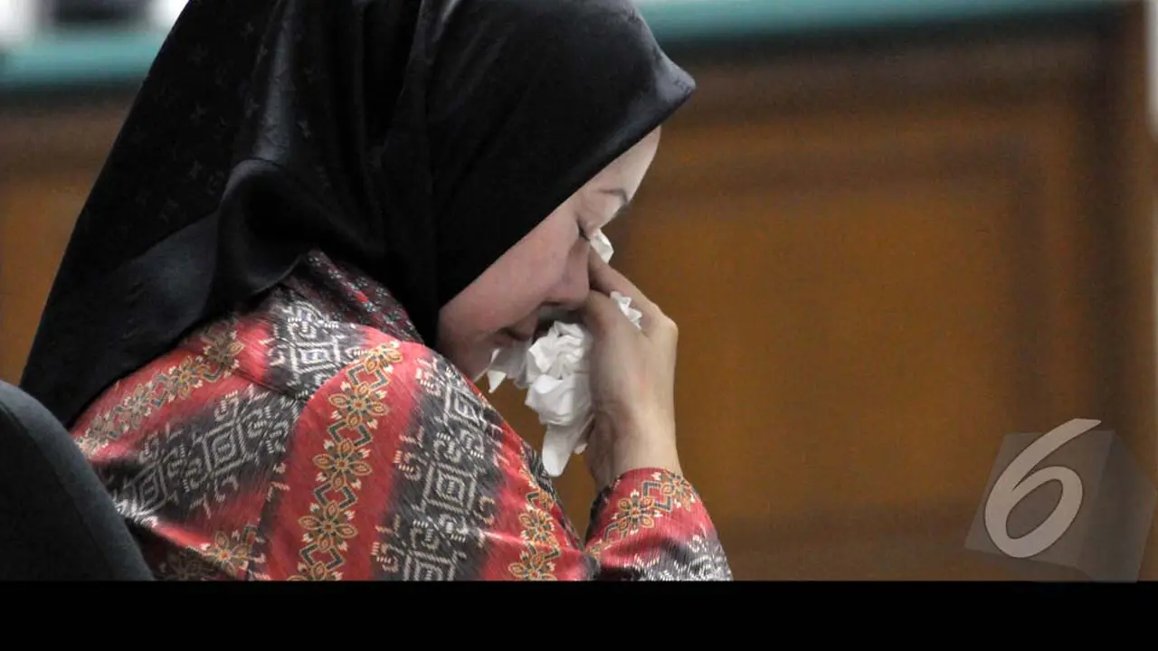 Air Mata Atut Tumpah Saat Curhat Nasib Anaknya