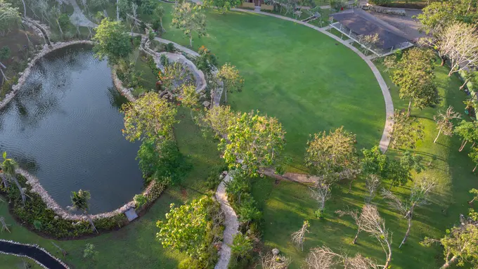 Jelajahi Tevana Garden, Taman Ikonik di AYANA Bali