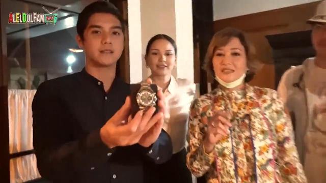 Momen Kejutan Ulang Tahun Al Ghazali yang ke-23. (Sumber: YouTube/ALELDUL FAM TV)