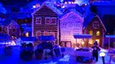 Detail pameran desa kue jahe di Bergen, Norwegia, pada 19 Desember 2018. Pameran tahunan yang populer ini menampilkan ratusan rumah dan struktur lainnya dari kue jahe yang identik dengan perayaan Natal.  (Marit HOMMEDAL/NTB Scanpix / AFP)
