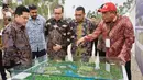 Erick mengatakan pembangunan TC seluas 34,5 hektare ini juga mendapatkan dukungan penuh dari Kementerian Pekerjaan Umum dan Perumahan Rakyat (PUPR) terkait infrastruktur pendukung dan pembebasan lahan senilai Rp 90 miliar melalui APBN. (Biro Pers Kepresidenan)