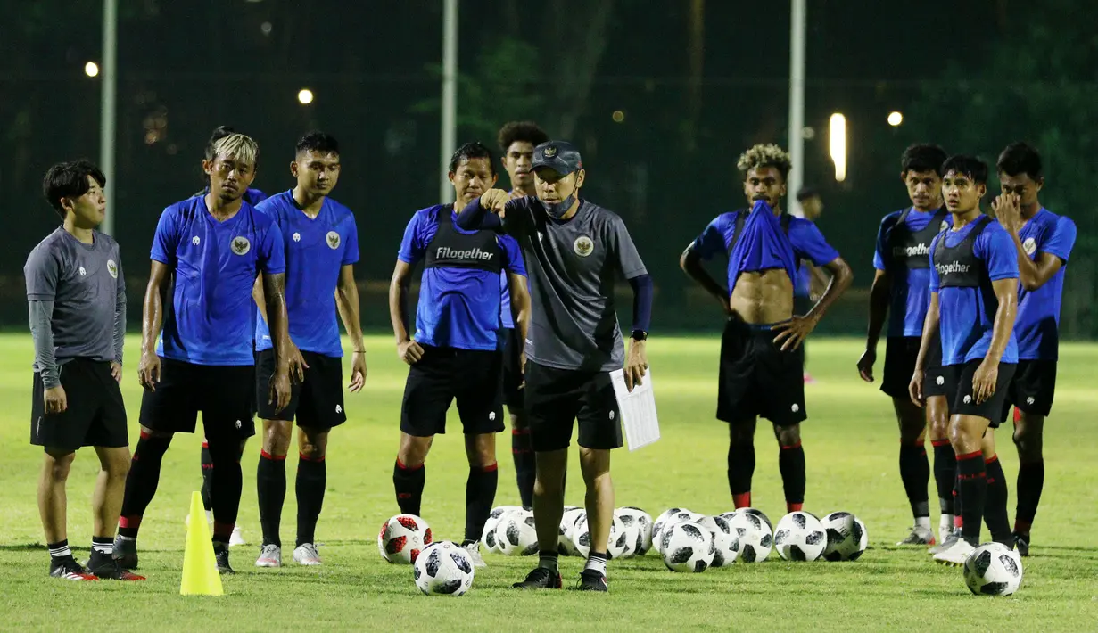 Kondisi fisik pemain Timnas Indonesia masih berada di wilayah 60 persen karena situasi pandemi COVID-19 yang membuat pelatih Shin Tae-yong menyesuaikan menu latihan untuk pemain. (Foto: Bola.com/M Iqbal Ichsan)