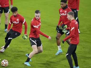 Bayern Munchen akan menjamu Salzburg pada leg kedua babak 16 besar Liga Champions 2021/2022 di Allianz Arena, Rabu, (9/3/2022). (AP/Matthias Schrader)