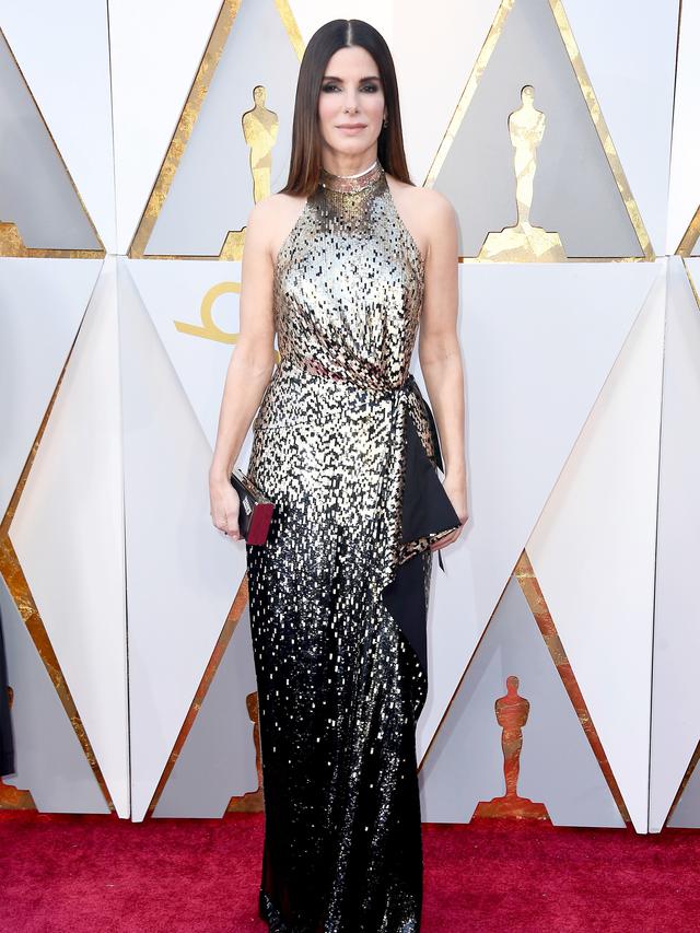 Aktris Sandra Bullock saat tiba menghadiri Academy Awards ke-90 di Hollywood, California